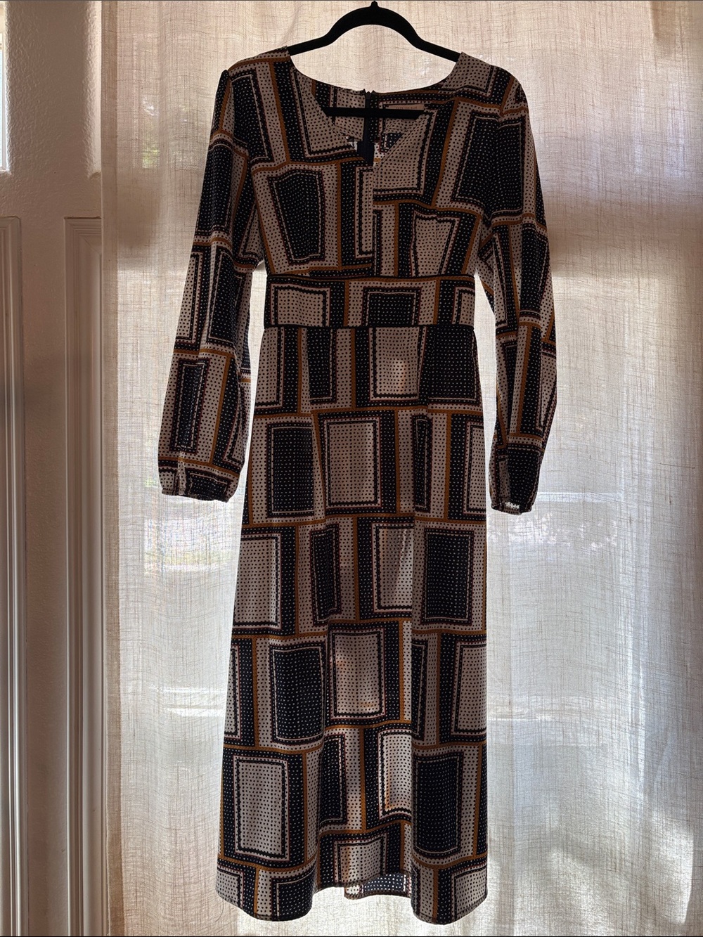 Skies Are Blue Black & Cream Geometric Long-Sleeve Midi Dress